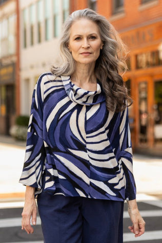 Abstract Waves Urban Pullover