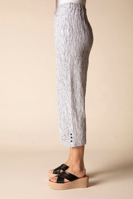 Fine Lines Pucker Weave Capri