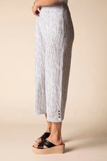 Fine Lines Pucker Weave Capri