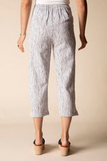 Fine Lines Pucker Weave Capri
