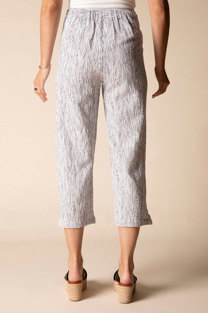 Fine Lines Pucker Weave Capri