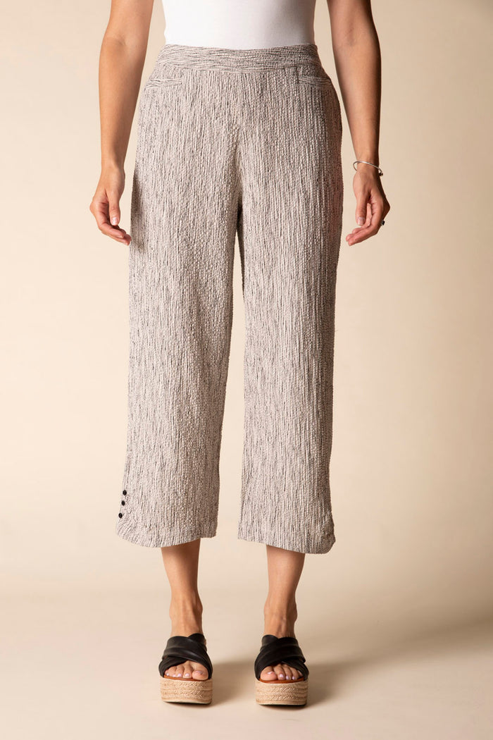 Fine Lines Pucker Weave Capri