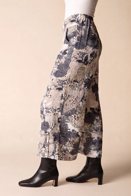 Destination Unknown Button Hem Crop Pant