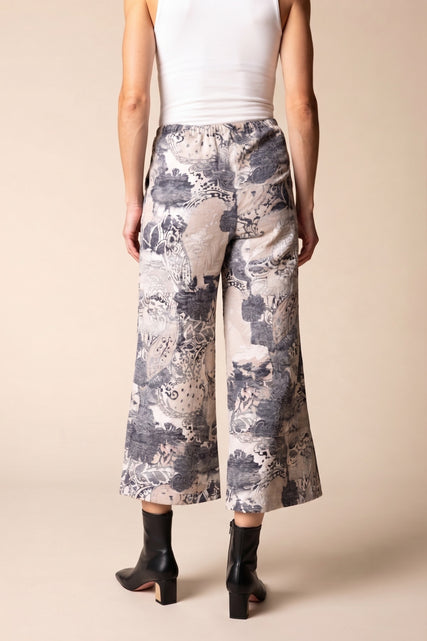 Destination Unknown Button Hem Crop Pant