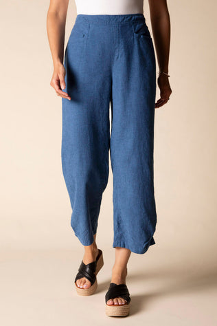 Pleat Button Capri