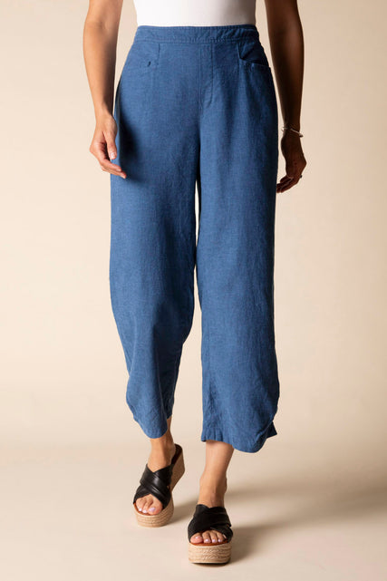Pleat Button Capri