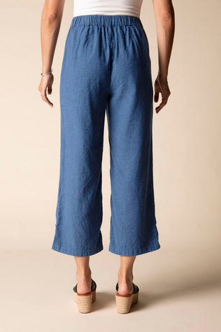 Pleat Button Capri