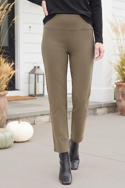 Core Travel Straight Pant