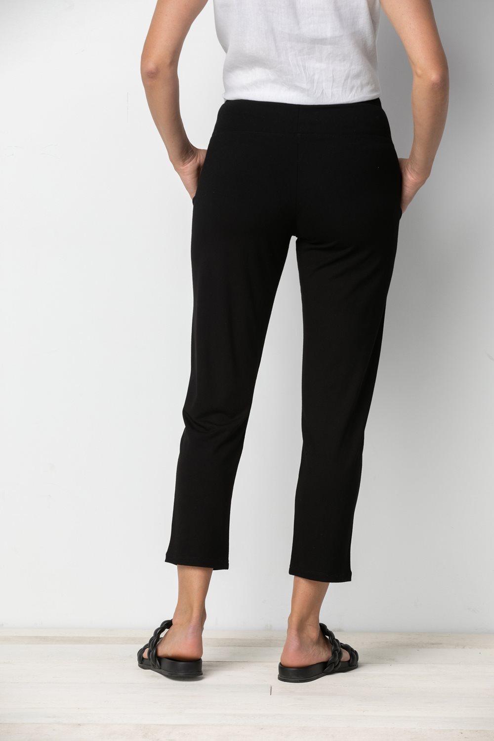 Friday FWD Women's Travel Stretch Tapered Pant - FRIDAYFWD - KEYLOOK - 1